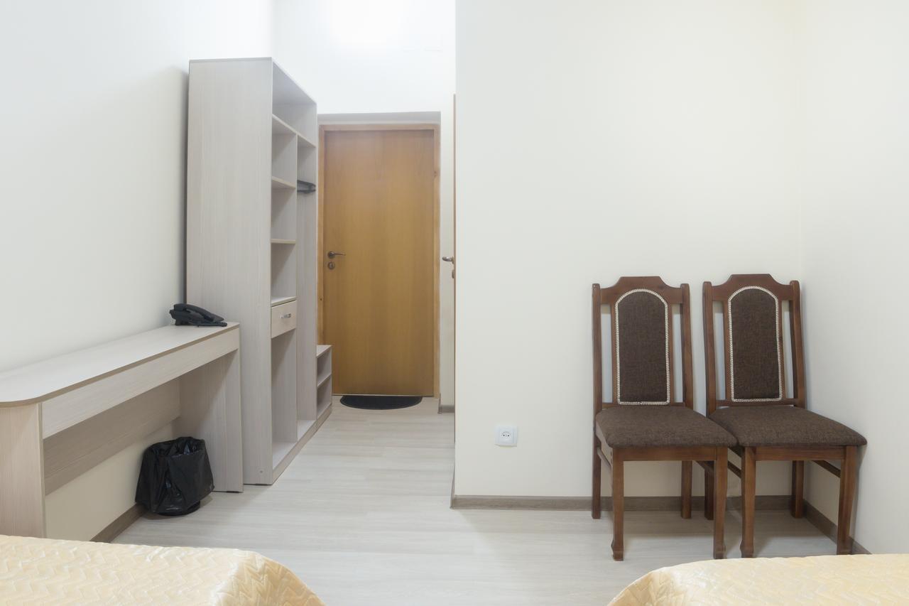 Hotel Alma Ata Zhosaly Buitenkant foto