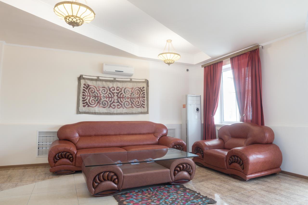 Hotel Alma Ata Zhosaly Buitenkant foto