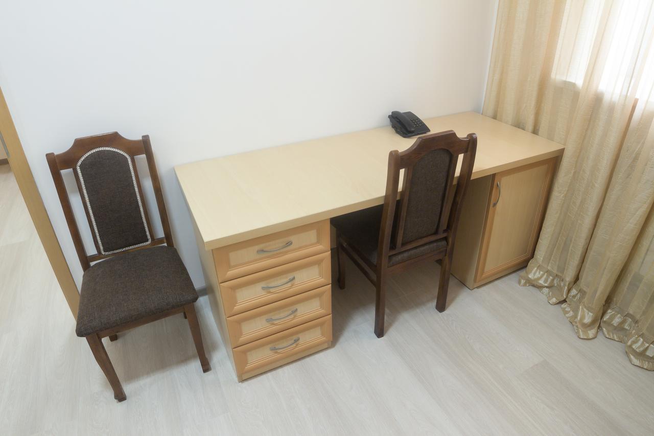 Hotel Alma Ata Zhosaly Buitenkant foto